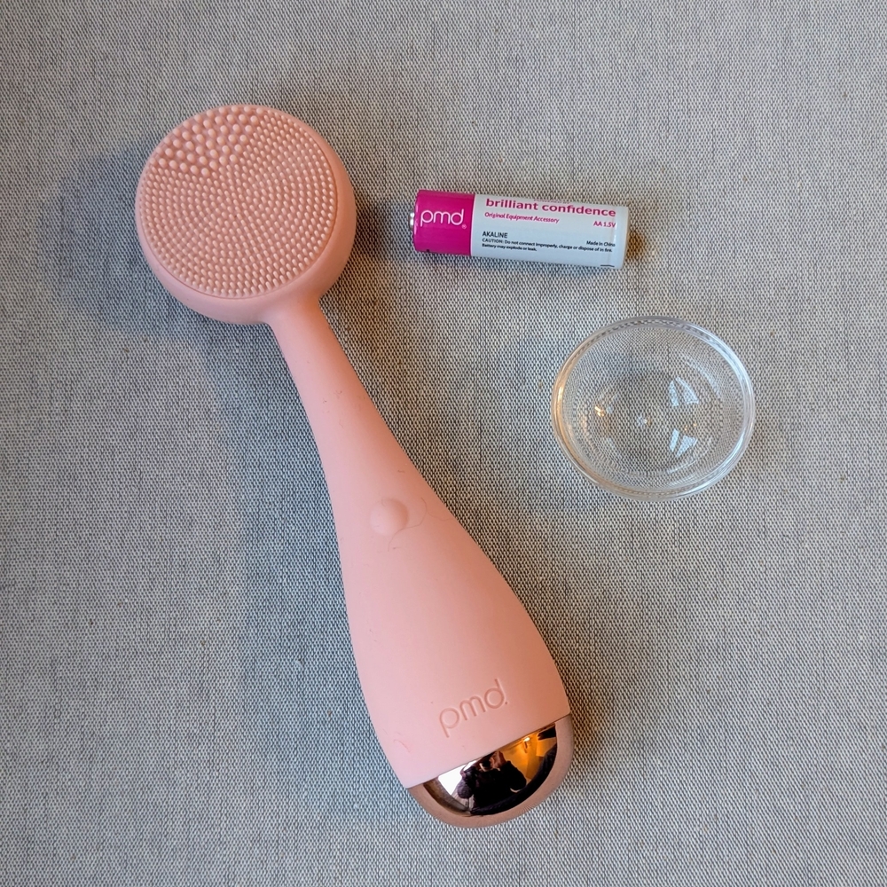 NWOB PMD Clean Facial Cleansing Brush (Blush)